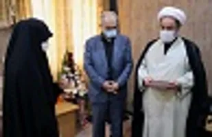 تقدیر آیت&zwnj;الله محامی از کم&zwnj;سن &zwnj;و سال&zwnj;ترین غساله اموات کرونایی در کشور