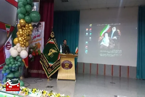 انقلاب اسلامی یک تحول عمیق در سطح جهان ایجاد کرد