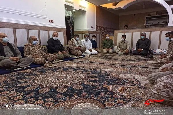 دیدار فرمانده قرارگاه قدس جنوب شرق با خانواده های شهیدان محمدی