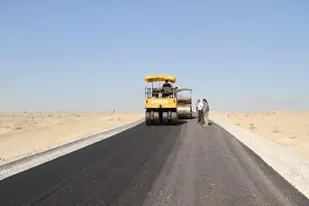 روکش آسفالت 17 کیلومتر از راه&zwnj;های روستایی رزن