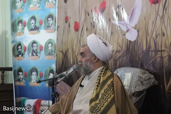 سعادت و عاقبت بخیری در این ولایت محوری است