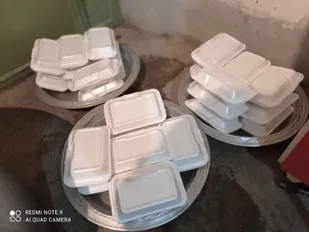 تهیه و توزیع ۲۰۰ پرس غذا بین خانواده های کم برخوردار شاهرود