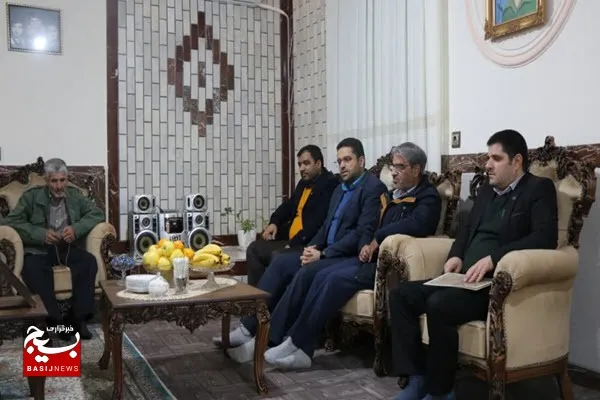 دیدار رئیس دانشگاه سیدجمال با خانواده شهید «صمد وجدانی همت»