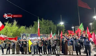گل&zwnj;باران حماسه/ تقدیر از مردم خرمشهر قهرمان