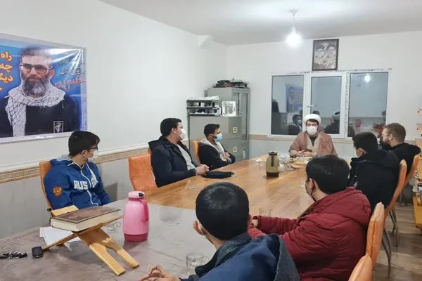 برگزاری نشست روشنگری و بصیرتی مسئولین تعلیم و تربیت حوزه امام خمینی(ره) فامنین