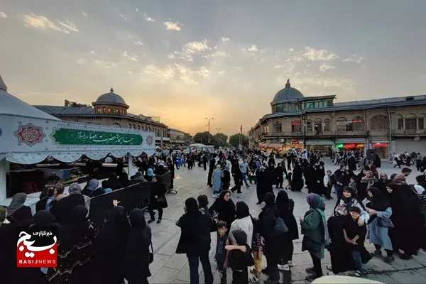 خدمت‌رسانی اعضای تشکل‌های شبکه جوانان رضوی همدان به عزاداران حسینی/ فعالیت چایخانه امام رضا(ع) در دهه اول ماه محرم