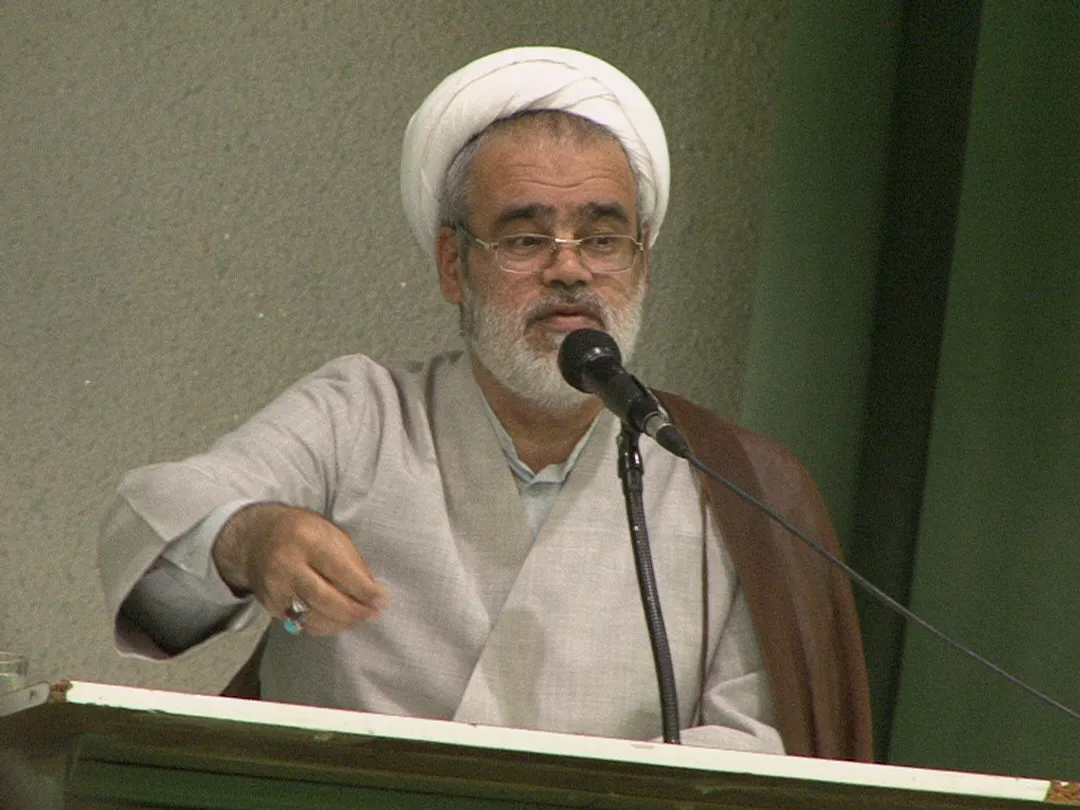 شورایی از علمای اسلام اداره اماکن مقدس مکه و مدینه را برعهده بگیرند