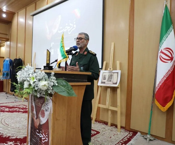 پوشش بانوان با نمادهای اصیل ایرانی اسلامی طراحی و تولید شود
