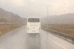 محورهای استان همدان مه آلود و لغزنده هستند