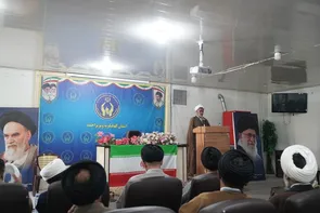 هم اندیشی روحانیون شاغل سپاه فتح و نیروی انتظامی استان/ حجت الاسلام درخشی: نیروی انتظامی رکن اصلی حفظ امنیت در جامعه است
