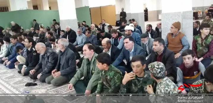حضور بسیجیان در نماز عبادی سیاسی شهر توره