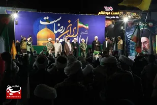 اجتماع شبانه مردم در میدان تقی&zwnj;آباد مشهد با حضور آیت&zwnj;الله علم&zwnj;الهدی