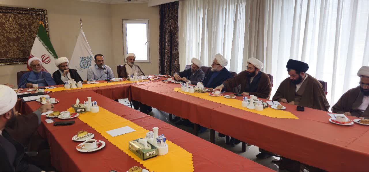 نشست هم‌اندیشی ائمه جمعه و استادیاران صالحین با محوریت تقویت انسجام عمومی برگزار شد