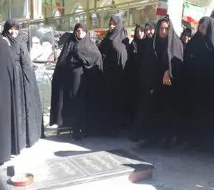 مراسم عطرافشانی گلزارشهدای خوانسار برگزار شد