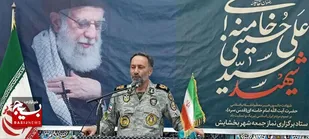 حضور مردم در خیابان ابتکار عمل را از دشمن گرفت