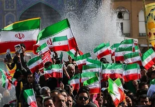 مردم با حضور خود در حماسه ۹ دی ۱۳۸۸ بصیرت ملت را به رخ جهانیان کشیدند
