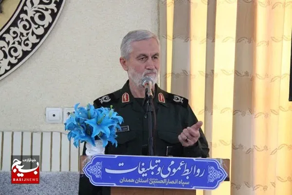 دشمن با فرهنگ و اندیشه ما کار دارد