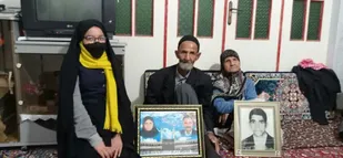 تجلیل خواهران بسیجی شهر رویان از مادران شهدا