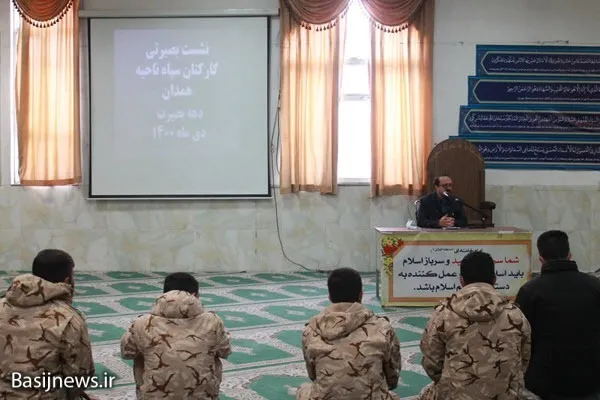 لازمه گم نکردن راه در فتنه‌ها حرکت پشت سر رهبری است