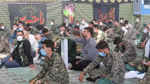 حضور باشکوه پاسداران وبسیجیان در نمازجمعه خمینی شهر