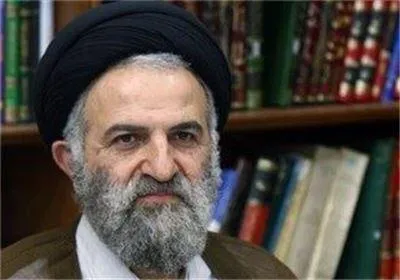 رمز پیروزی انقلاب وحدت کلمه بود