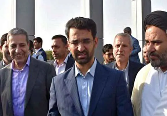 وزیر ارتباطات و فناوری اطلاعات وارد استان بوشهر شد