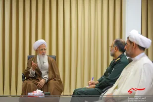 دیدار اعضای ستاد کنگره ملی شهدای استان قم با آیت الله جوادی آملی +تصاویر