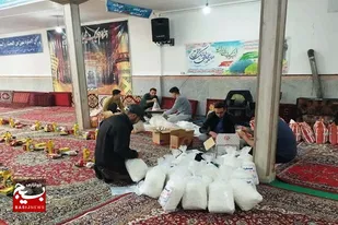 توزیع ۱۰۰ بسته کمک معیشتی به همت هیئت فرهنگی جهادی مصباح کبودراهنگ