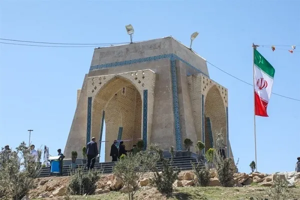 یادمان شهدا به قبله‌گاه فرهنگی و یک فرهنگ‌سرا و زیارتگاه جذاب تبدیل شود
