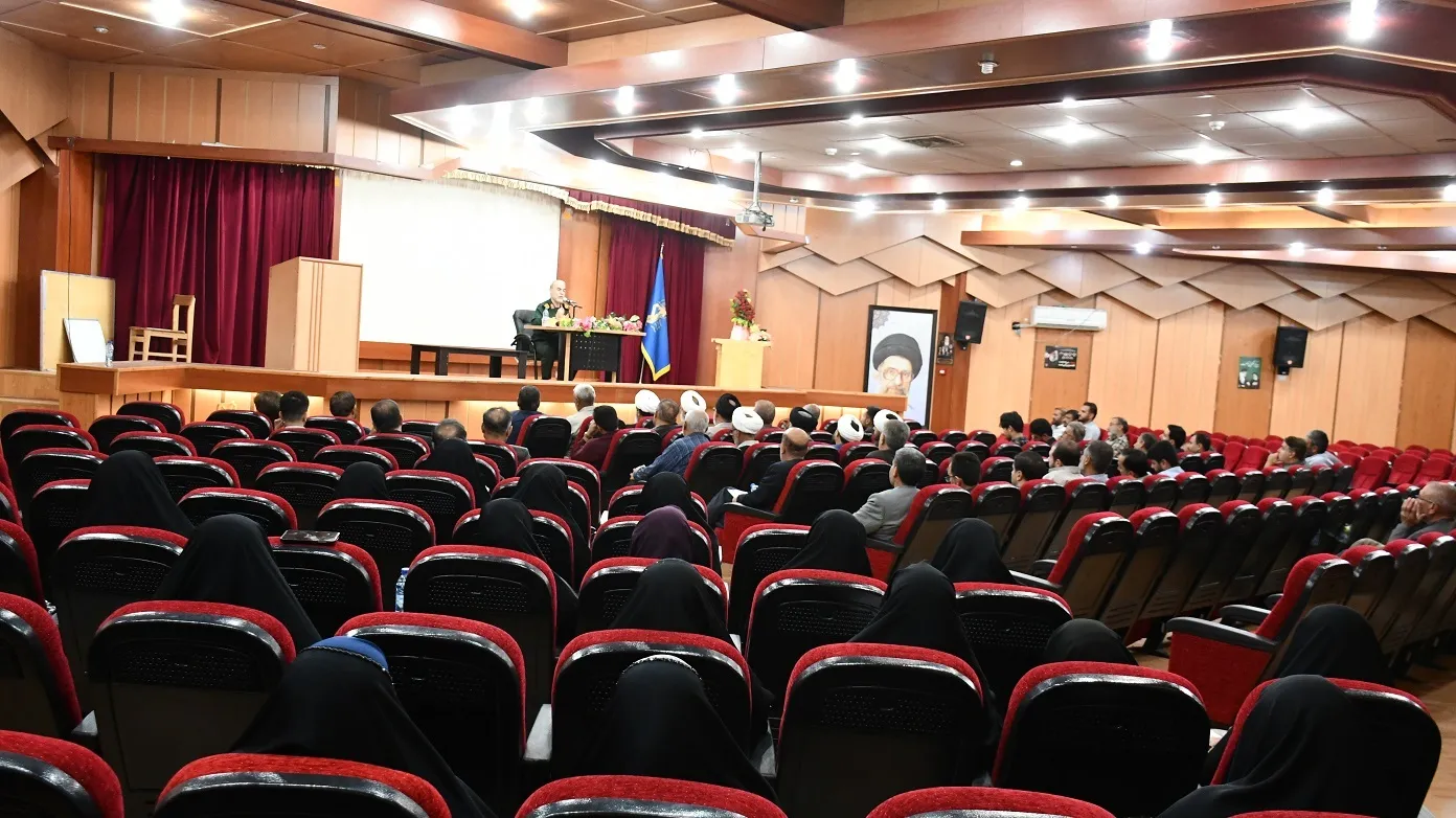 هادیان سیاسی نقش مهمی در بصیرت افزایی دارند