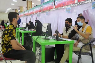 آغاز واکسیناسیون دانش آموزان کرجی در مرکز شهید &laquo;مصطفی پیران&raquo;+تصاویر