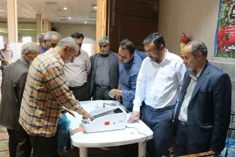 رزمایش آموزش همگانی انتخابات تمام‌الکترونیک در مصلای خمین برگزار شد