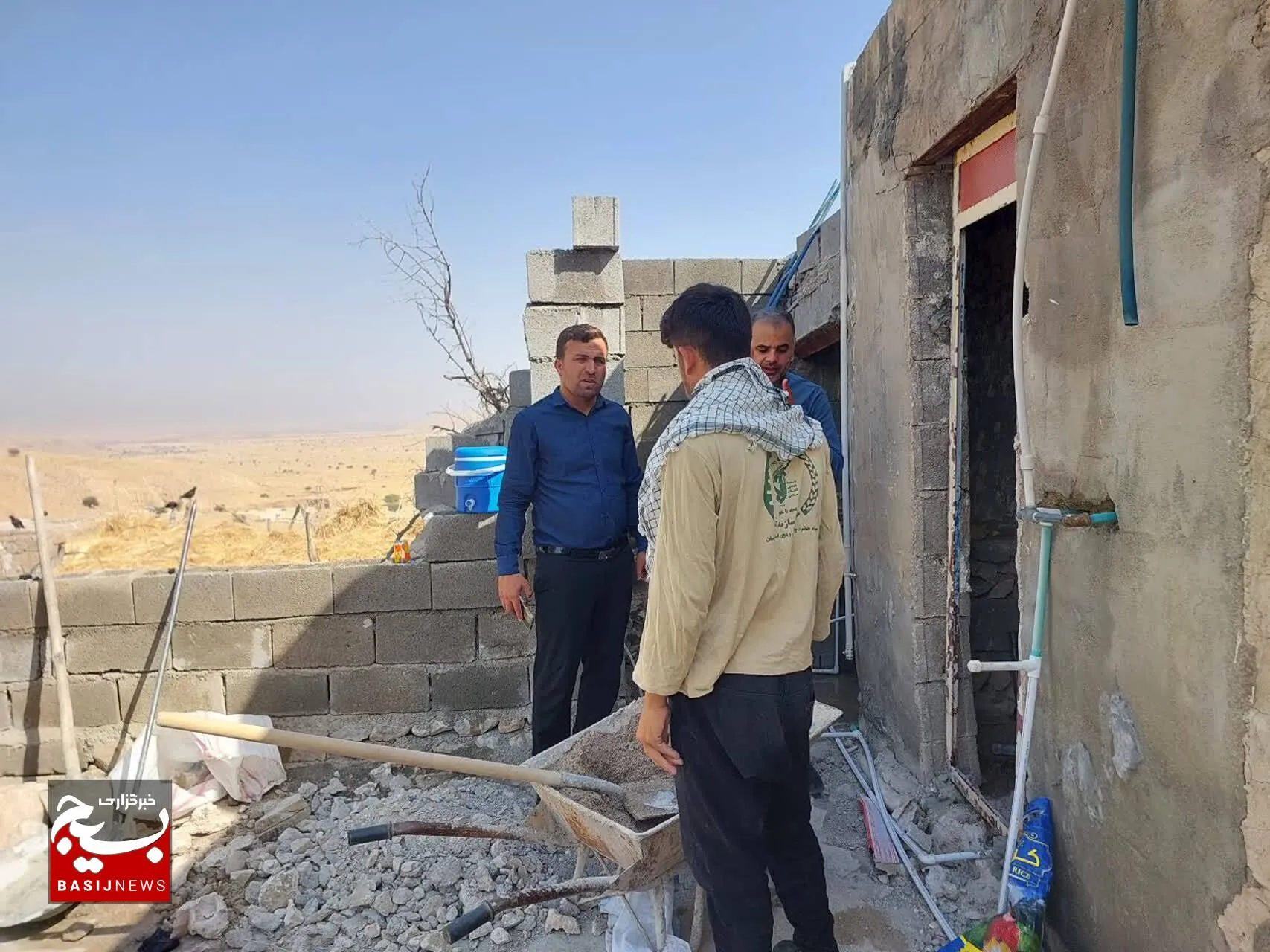 از احداث و بازسازی ۱۸۴ خانه محروم و آبرسانی به روستاها تا اهدا ۱۸ هزار بسته حمایتی توسط بسیج سازندگی باغملک در خوزستان