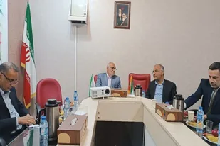 معلمین به نماز اول وقت باجماعت به منظور نقش الگویی شان بر دانش اموز توجه کنند