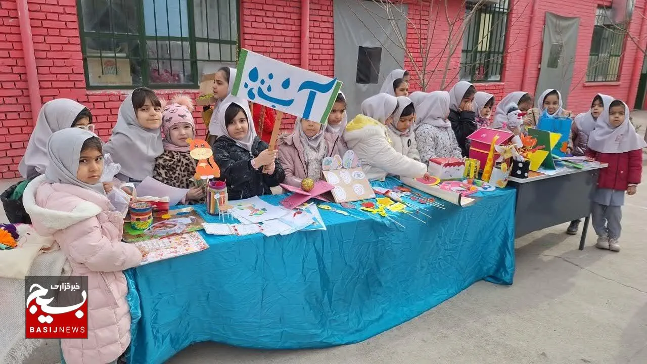 دانش‌آموزان تربت‌جامی با «ماها» به استقبال «هفته فرهنگ و هنر» رفتند+تصاویر و فیلم