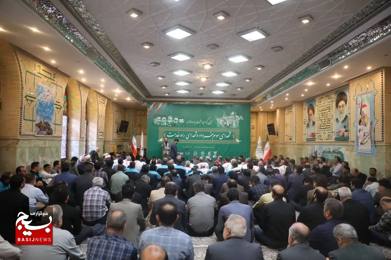 مراسم گرامیداشت حماسه فتح خرمشهر در گلزار شهدای سوم خرداد قم برگزار شد