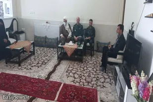 دیدار مسئولان سپاه ناحیه ملایر با خانواده شهید &laquo;بهرامی&raquo;