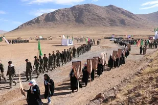 نمایش اقتدار هزاران بسیجی در بام ایران