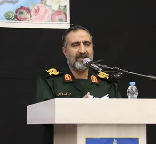 جایگاه سپاه و بسیج نوکری و خدمت برای مردم است/هیچ جامعه ای با تفرقه به جایی نمی رسد