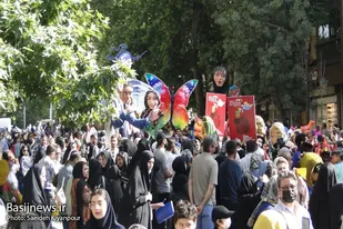 آیین افتتاحیه مردمی بیست و هفتمین جشنواره بین المللی تئاتر کودک و نوجوان در همدان