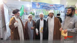 بازدید مسئولان از غرفه ۸۱ شهید روحانی بام ایران