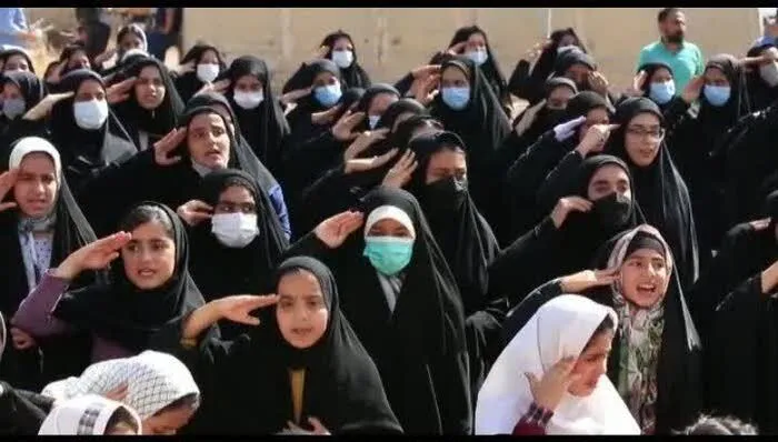 برگزاری اجتماع بزرگ دهه نودی ها و اجرای سرود 
