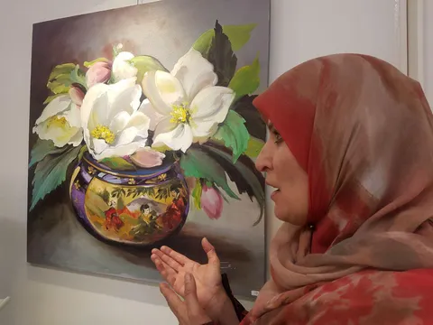 وقف فروش ۳۰ تابلو نقاشی با نیت تامین هزینه‌های موسسه نگهداری کودکان معلول ذهنی
