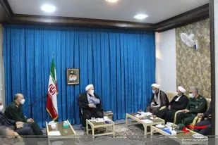 دیدار فرمانده و مسئول نمایندگی ولی فقیه سپاه صاحب الزمان (عج) با نماینده ولی فقیه و اعضای شورای تامین شهرستان در آغاز هفته دولت برگزار شد.