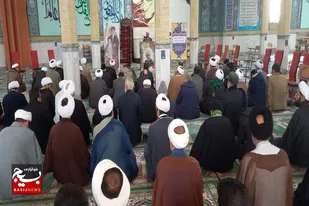 تجمع جمعی از طلاب و روحانیون ملایر در اعتراض به هتک حرمت نشریه فرانسوی