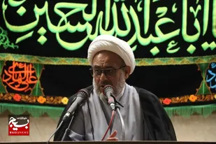 قرآن شفاعت کننده است/امروز همه ادیان و مذاهب به امام حسین(ع) عشق می ورزند