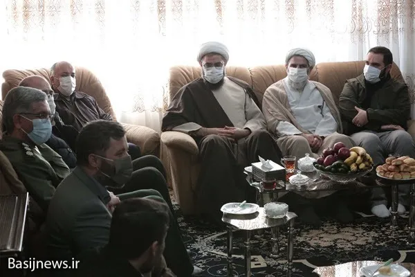 هنرمندان ارزشی و متعهد باید به جامعه معرفی شوند