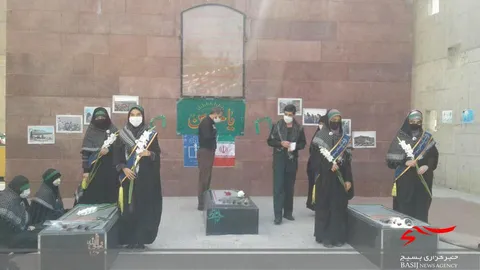 گلباران مزار شهدای گمنام باحضور دانش آموزان بسیجی حوزه شهید فهمیده 2 اراک