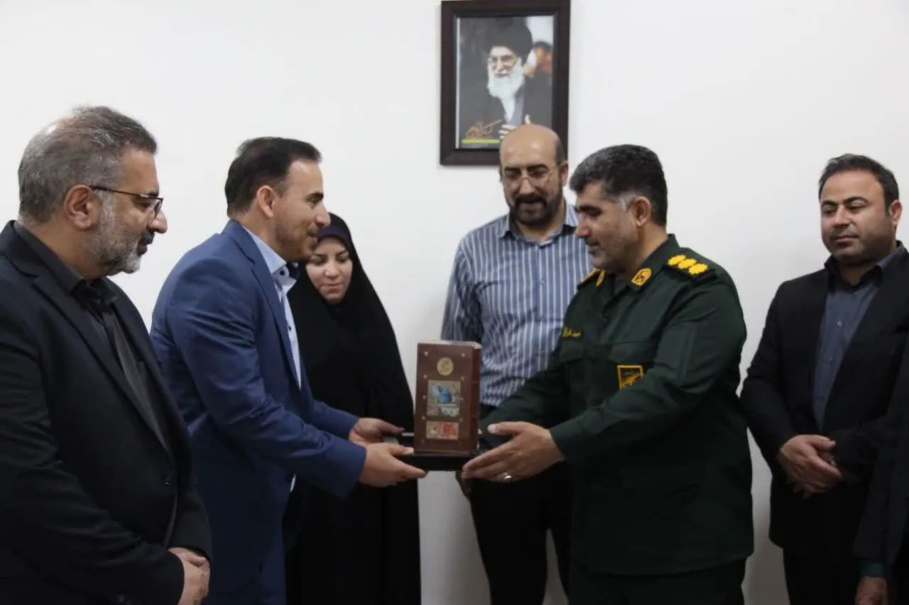 ریاست سازمان بسیج هنرمندان استان لرستان تقدیر شد