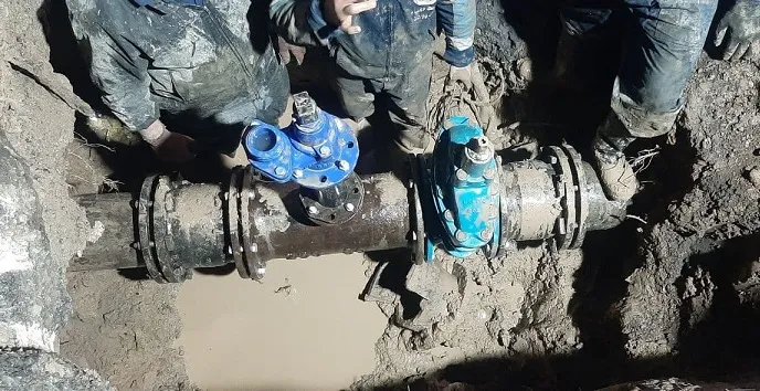 ارتقای خدمات به مشترکان شهر ستان ری با تعویض شیر آلات فرسوده